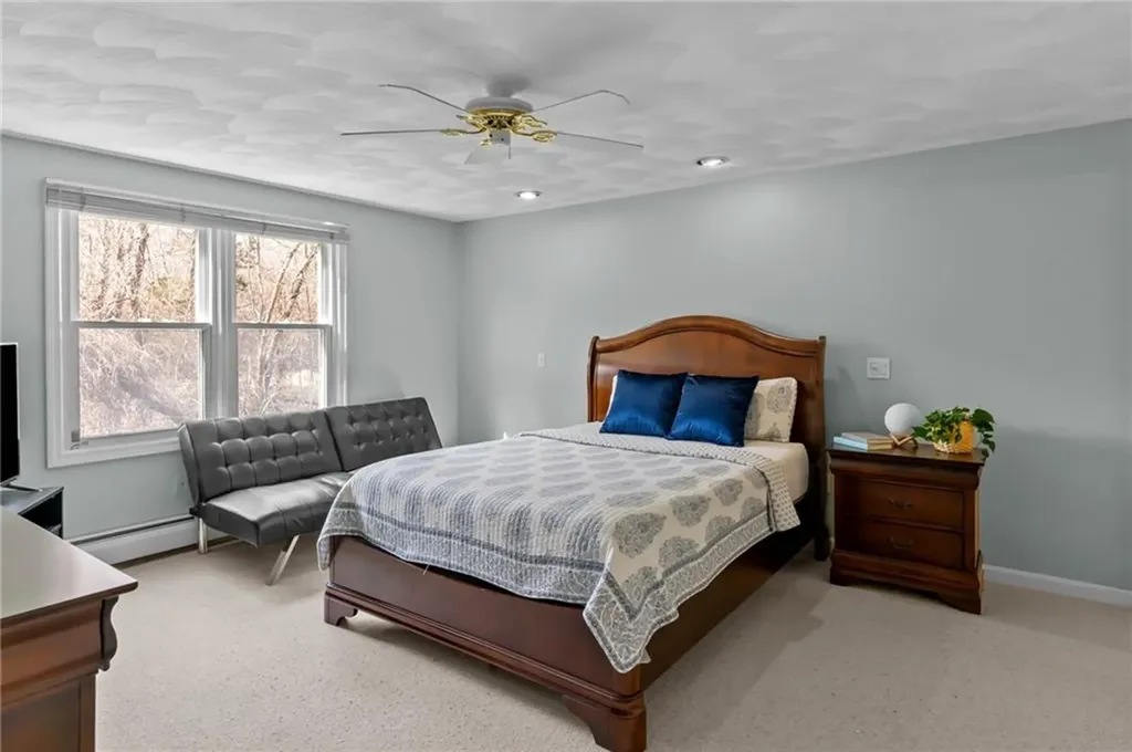 44 Knoll Place North Providence RI 02904