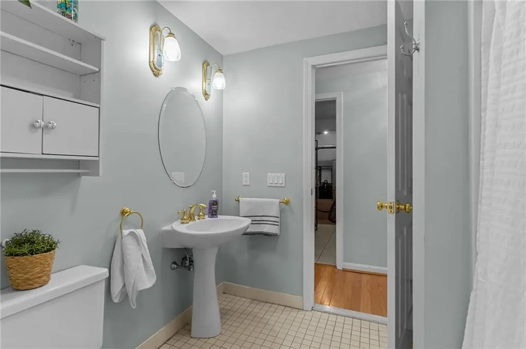 44 Knoll Place North Providence RI 02904