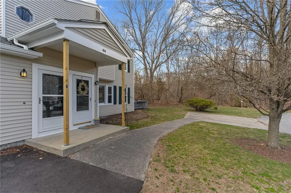 44 Knoll Place North Providence RI 02904