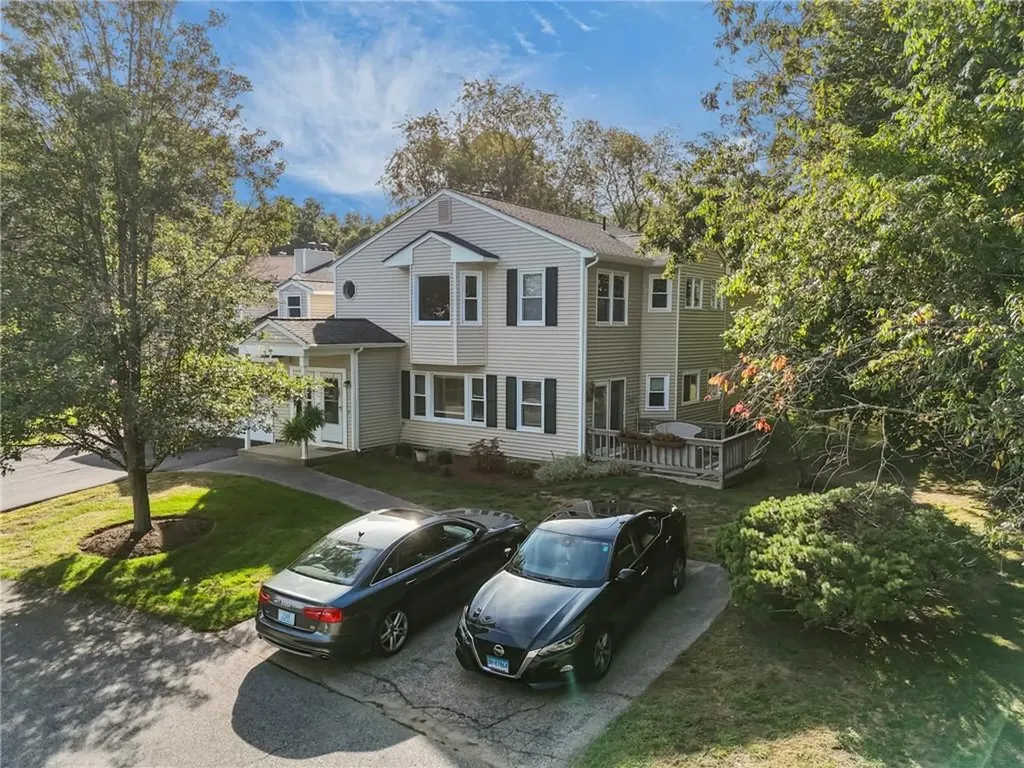 44 Knoll Place North Providence RI 02904