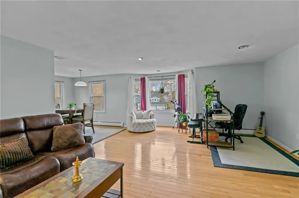 44 Knoll Place North Providence RI 02904