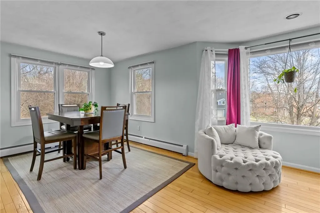 44 Knoll Place North Providence RI 02904