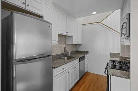 38 Greene Street East Greenwich RI 02818