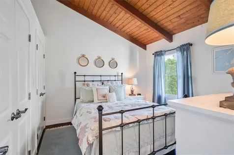 90 Macomber Lane Portsmouth RI 02871