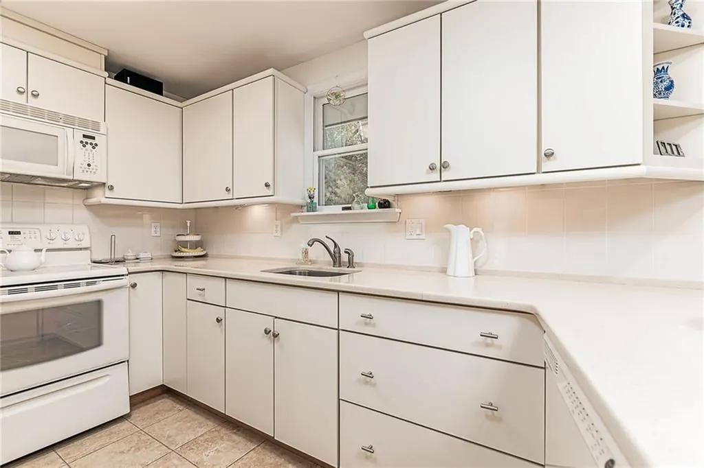 18 Bayberry Lane Charlestown RI 02813