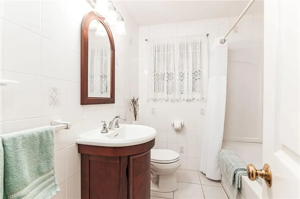 18 Bayberry Lane Charlestown RI 02813
