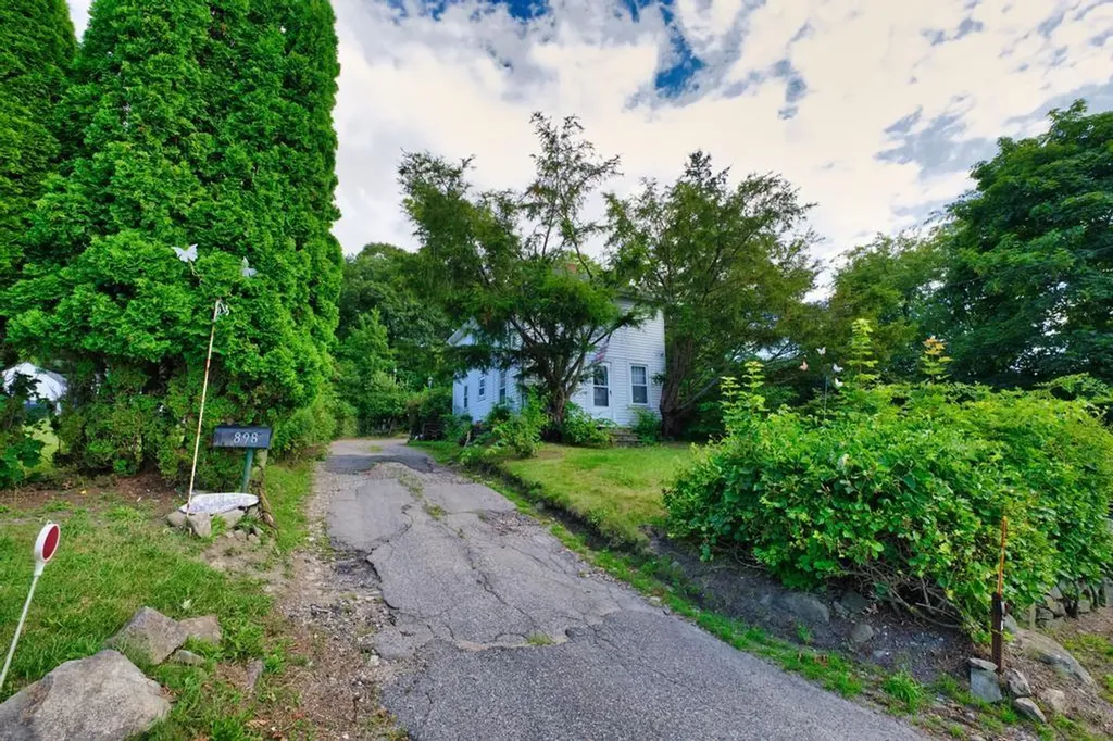 898 Main Road Tiverton RI 02878