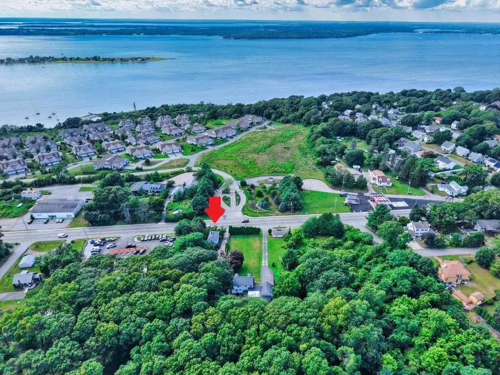 898 Main Road Tiverton RI 02878