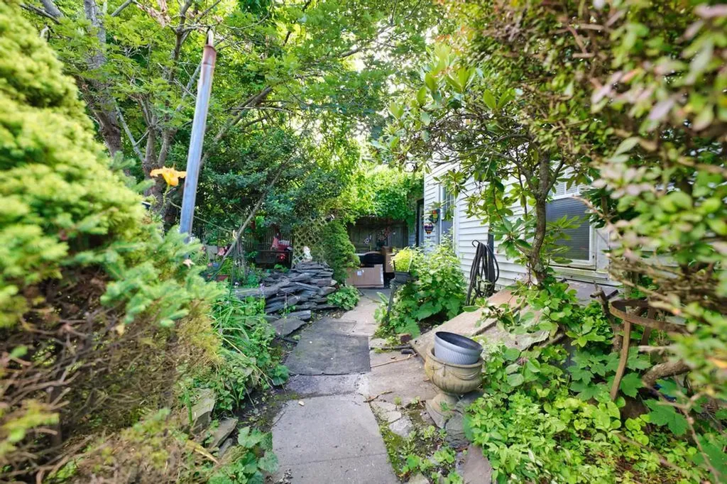 898 Main Road Tiverton RI 02878