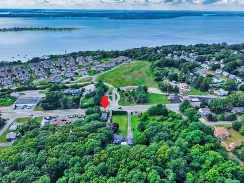 898 Main Road Tiverton RI 02878