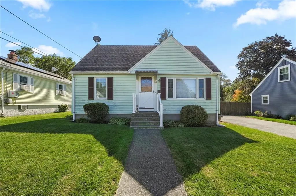 87 Vincent Avenue East Providence RI 02914
