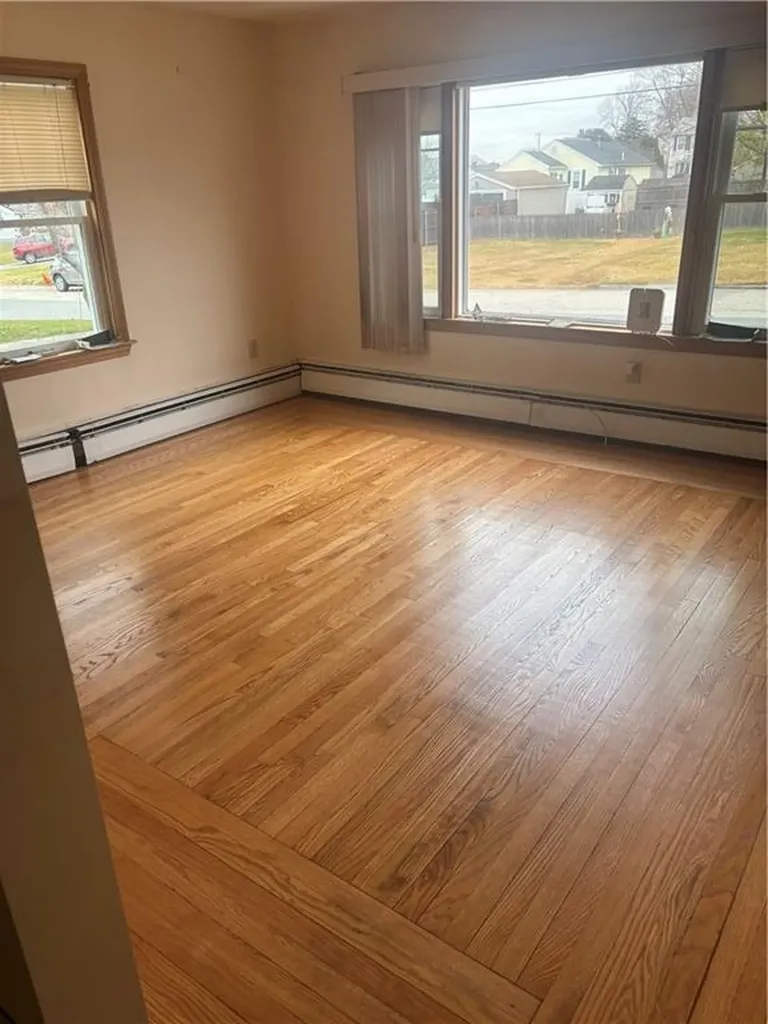 87 Vincent Avenue East Providence RI 02914