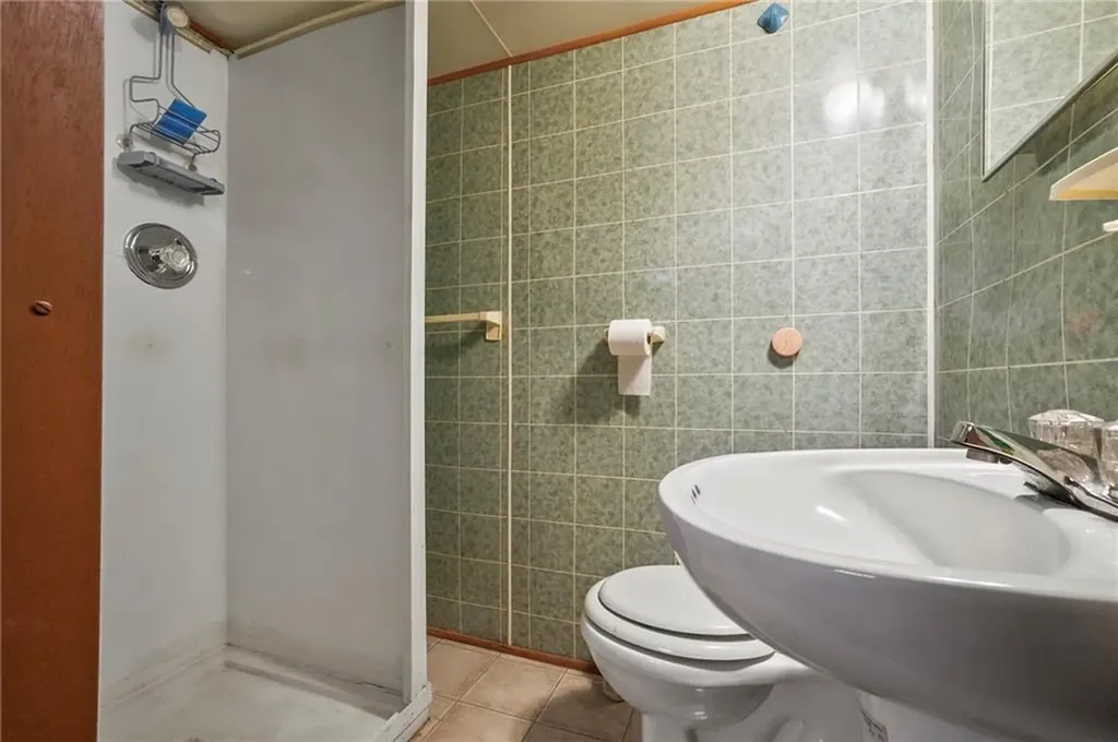 87 Vincent Avenue East Providence RI 02914