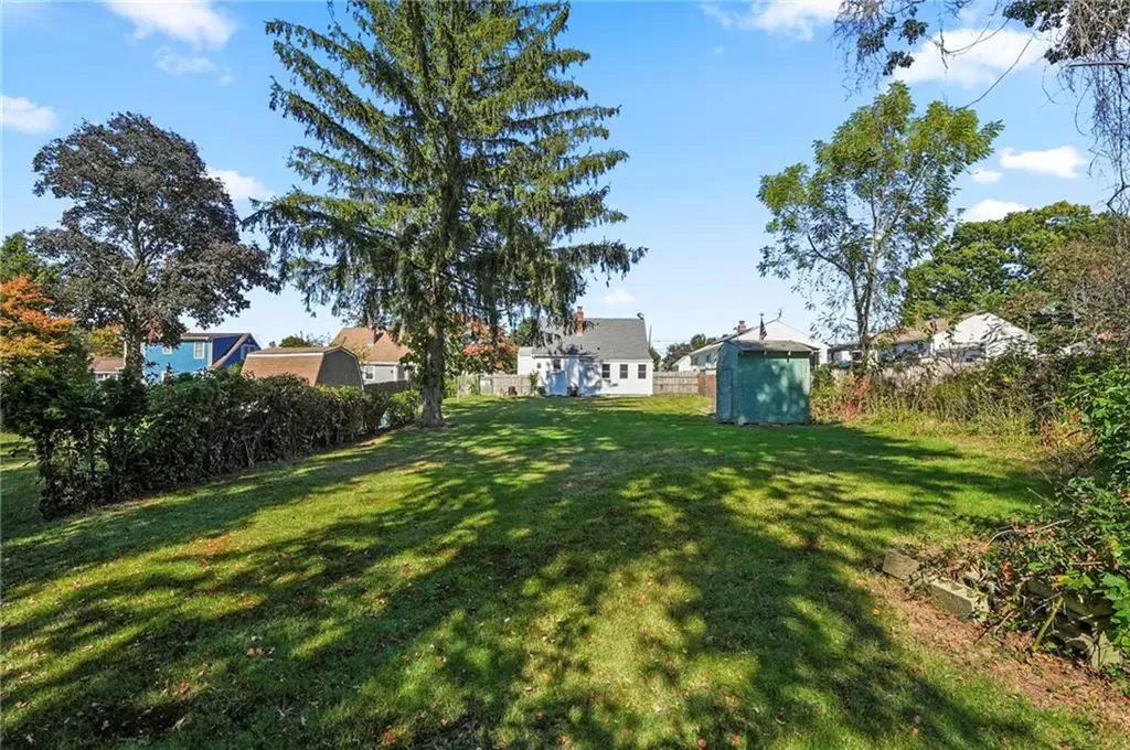 87 Vincent Avenue East Providence RI 02914