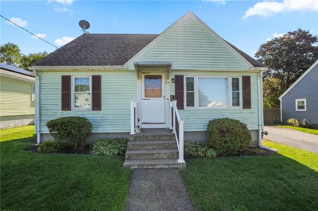 87 Vincent Street East Providence RI 02914