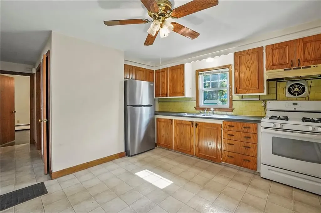 87 Vincent Avenue East Providence RI 02914