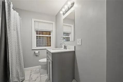 87 Vincent Street East Providence RI 02914