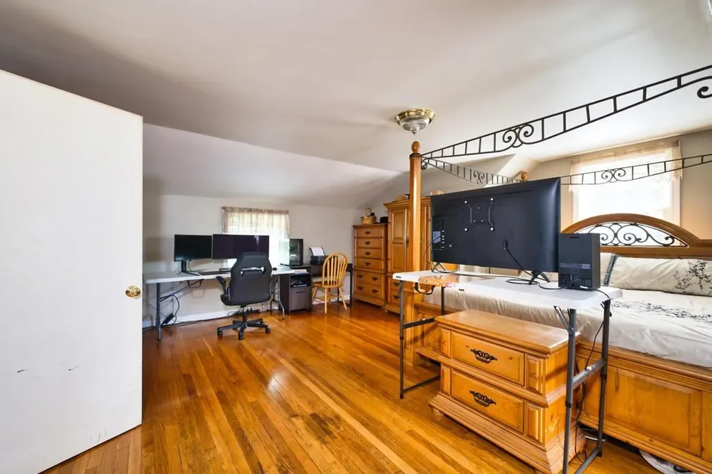 894 896 Main Road Tiverton RI 02878