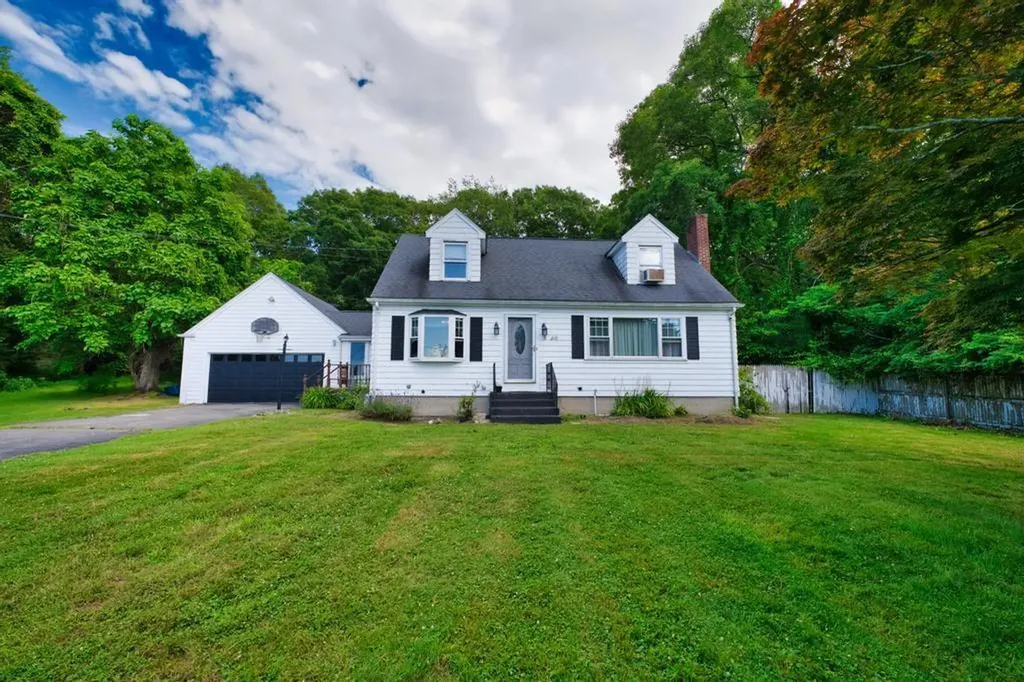 894 896 Main Road Tiverton RI 02878