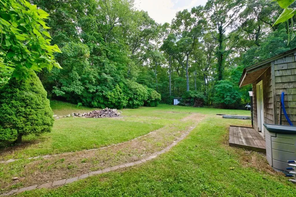 894 896 Main Road Tiverton RI 02878