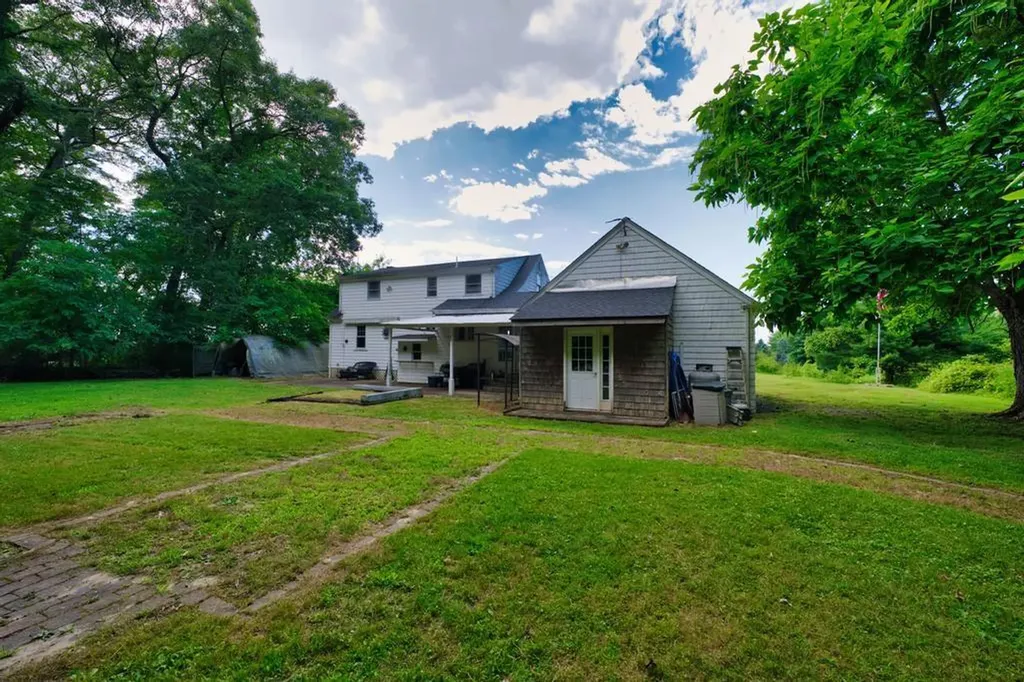 894 896 Main Road Tiverton RI 02878