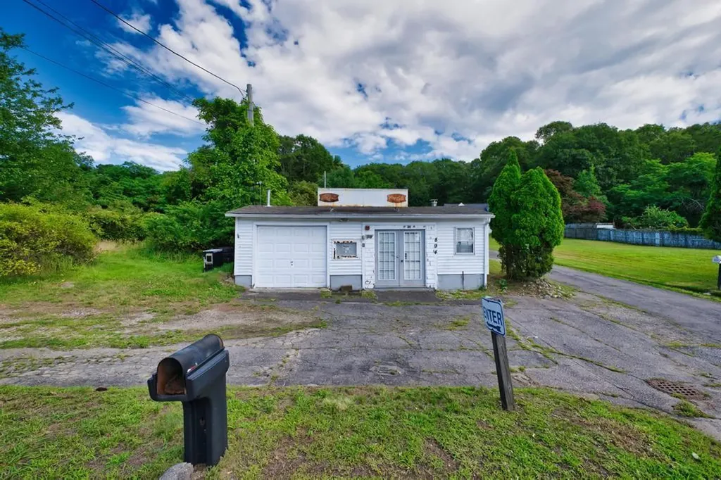 894 896 Main Road Tiverton RI 02878