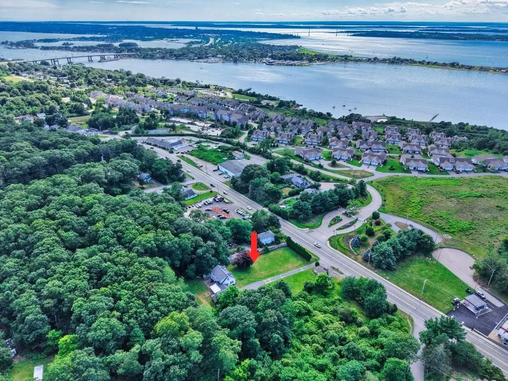 894 896 Main Road Tiverton RI 02878