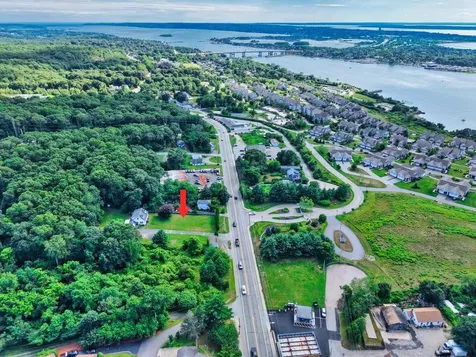 894 Main Road Tiverton RI 02878