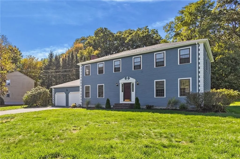 22 Briarwood Road Lincoln RI 02865