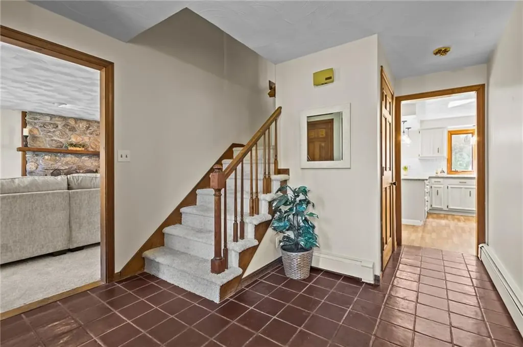 22 Briarwood Road Lincoln RI 02865