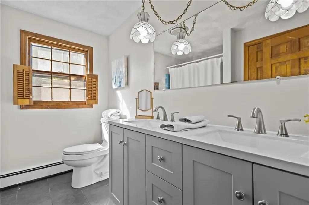 22 Briarwood Road Lincoln RI 02865