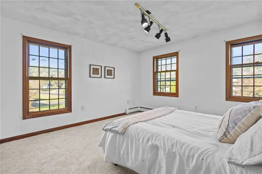 22 Briarwood Road Lincoln RI 02865