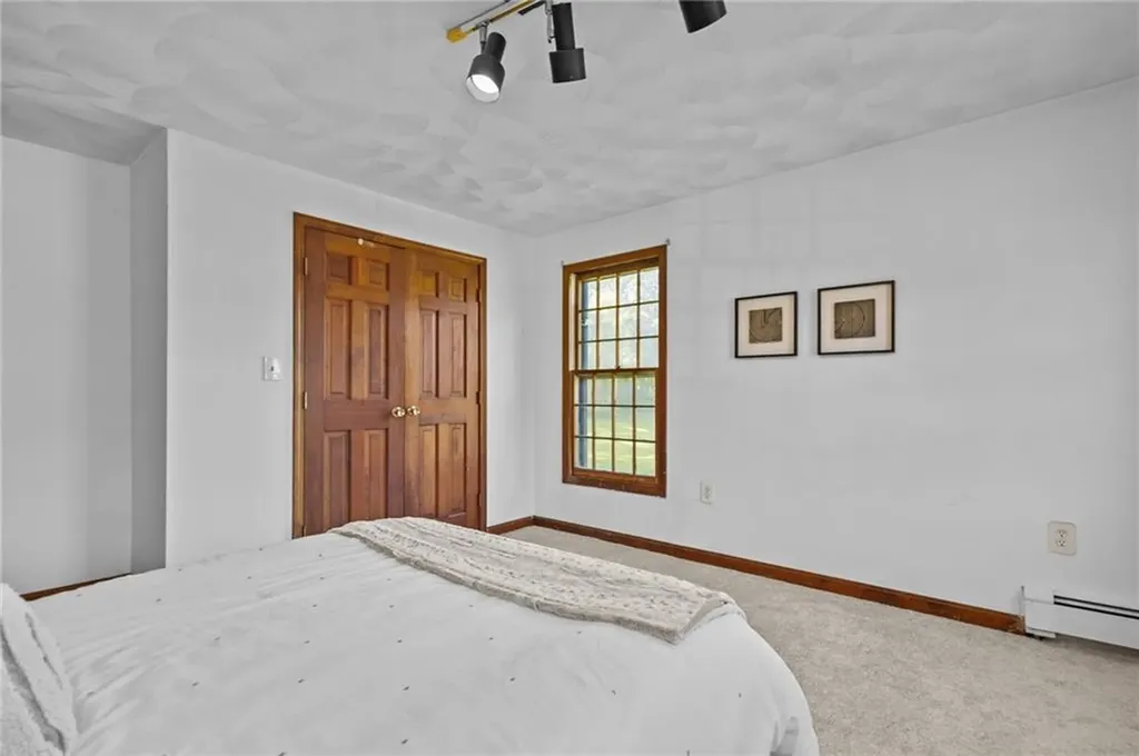 22 Briarwood Road Lincoln RI 02865