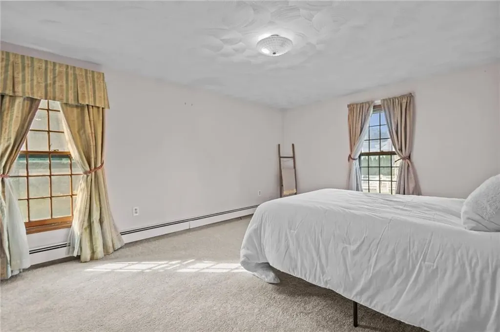 22 Briarwood Road Lincoln RI 02865