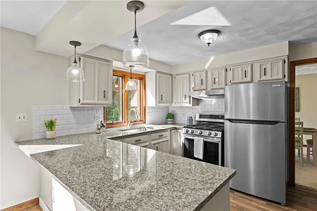 22 Briarwood Road Lincoln RI 02865