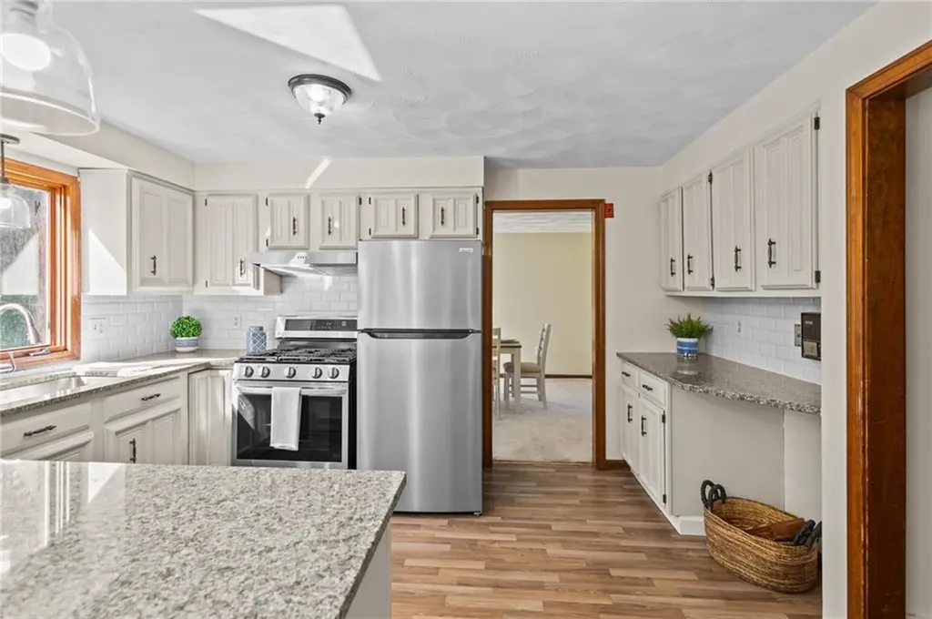 22 Briarwood Road Lincoln RI 02865