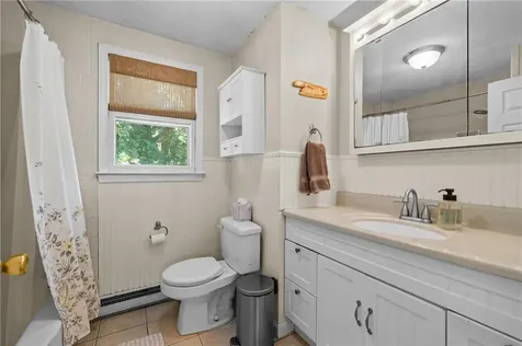 121 Spice Bush Trail Narragansett RI 02882