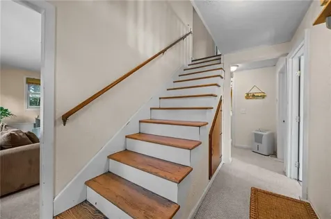 121 Spice Bush Trail Narragansett RI 02882