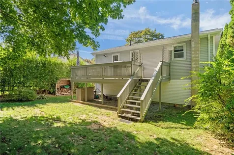 121 Spice Bush Trail Narragansett RI 02882