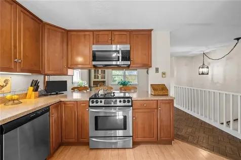 121 Spice Bush Trail Narragansett RI 02882