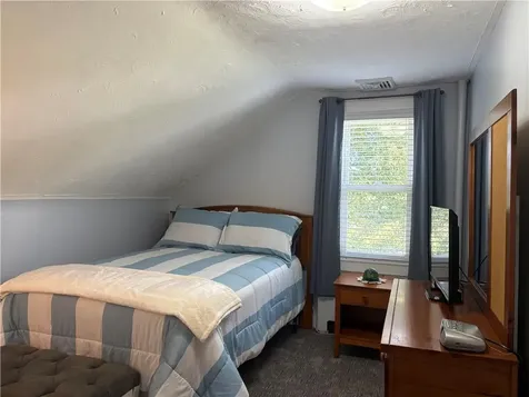 65 Maple Avenue Middletown RI 02842