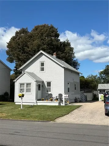 65 Maple Avenue Middletown RI 02842
