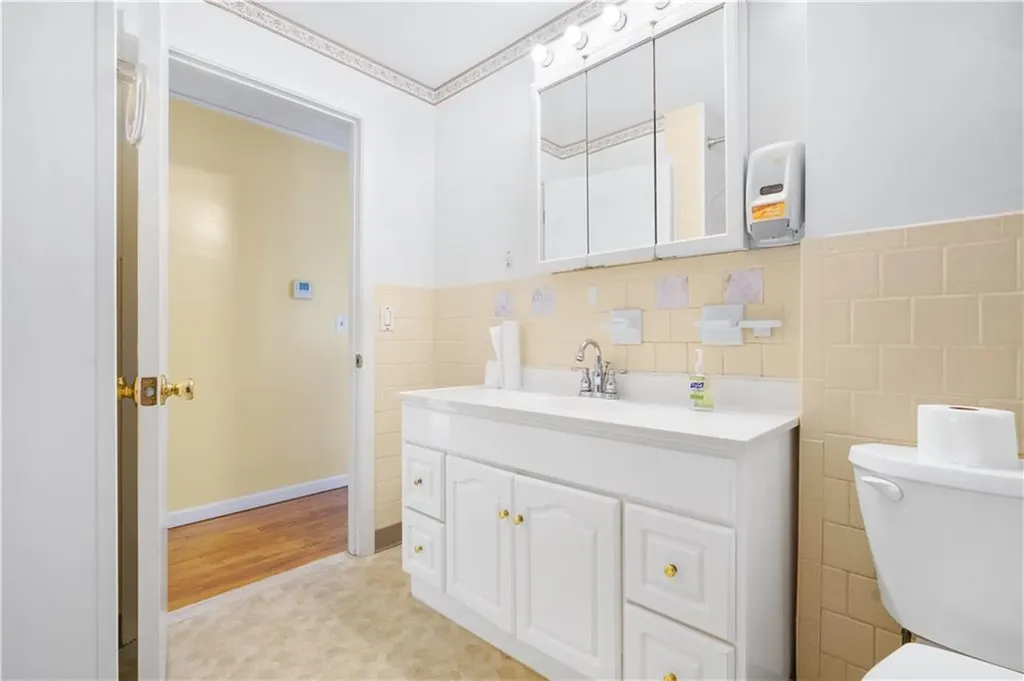 61 Ebony Drive Warwick RI 02818