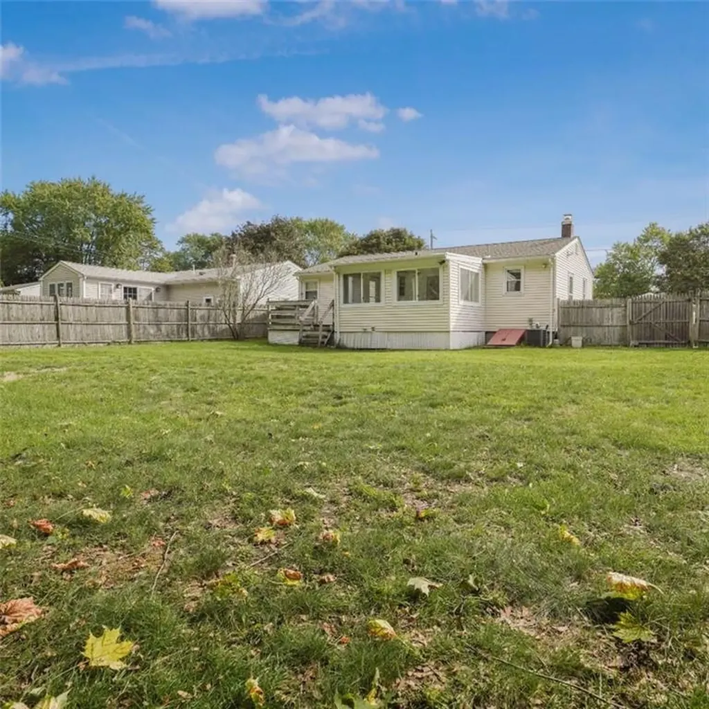 61 Ebony Drive Warwick RI 02818