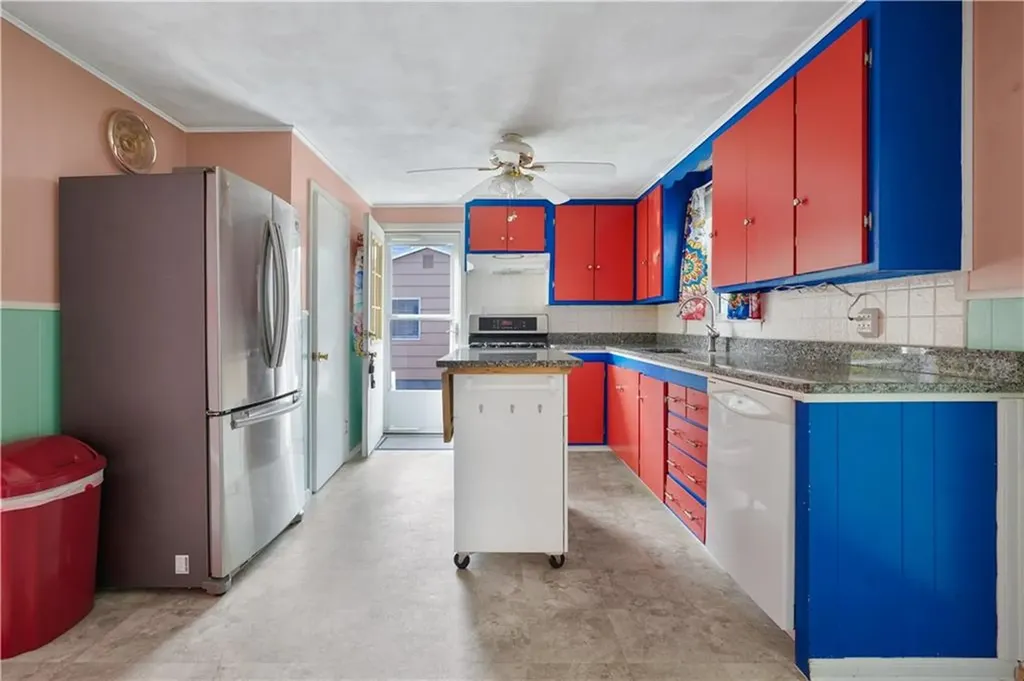 61 Ebony Drive Warwick RI 02818