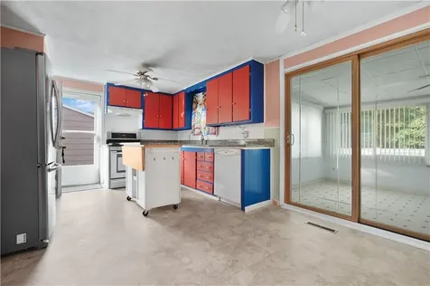 61 Ebony Drive Warwick RI 02818