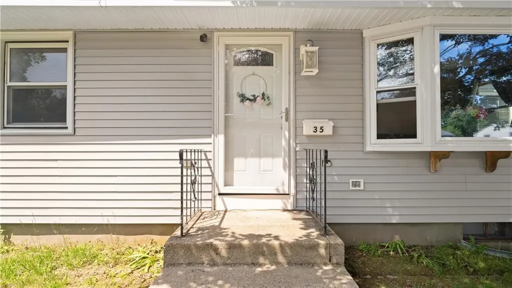 35 Meredith Drive Coventry RI 02816