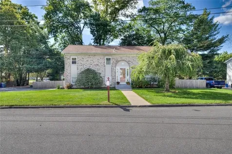 25 Woodcrest Drive Johnston RI 02919