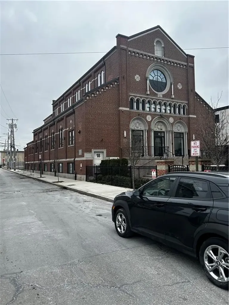 18 Spruce Street Providence RI 02903