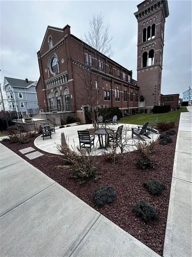 18 Spruce Street Providence RI 02903